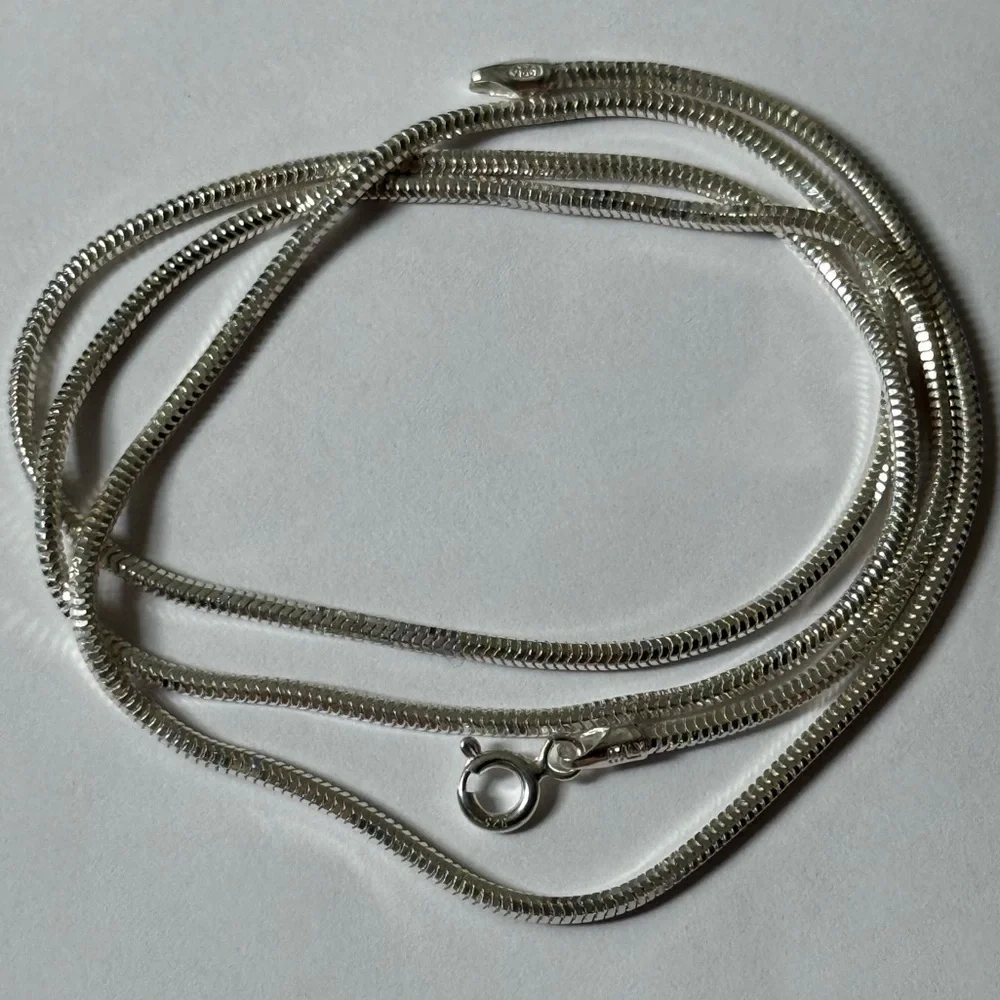 925 Silver 21.5” 2mm necklace snake chain unisex 21.5 inches